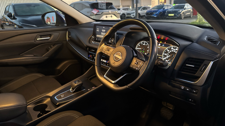 Nissan Qashqai 1.3 DiG-T MH 158 Acenta Premium 5dr Xtronic Petrol Hatchback